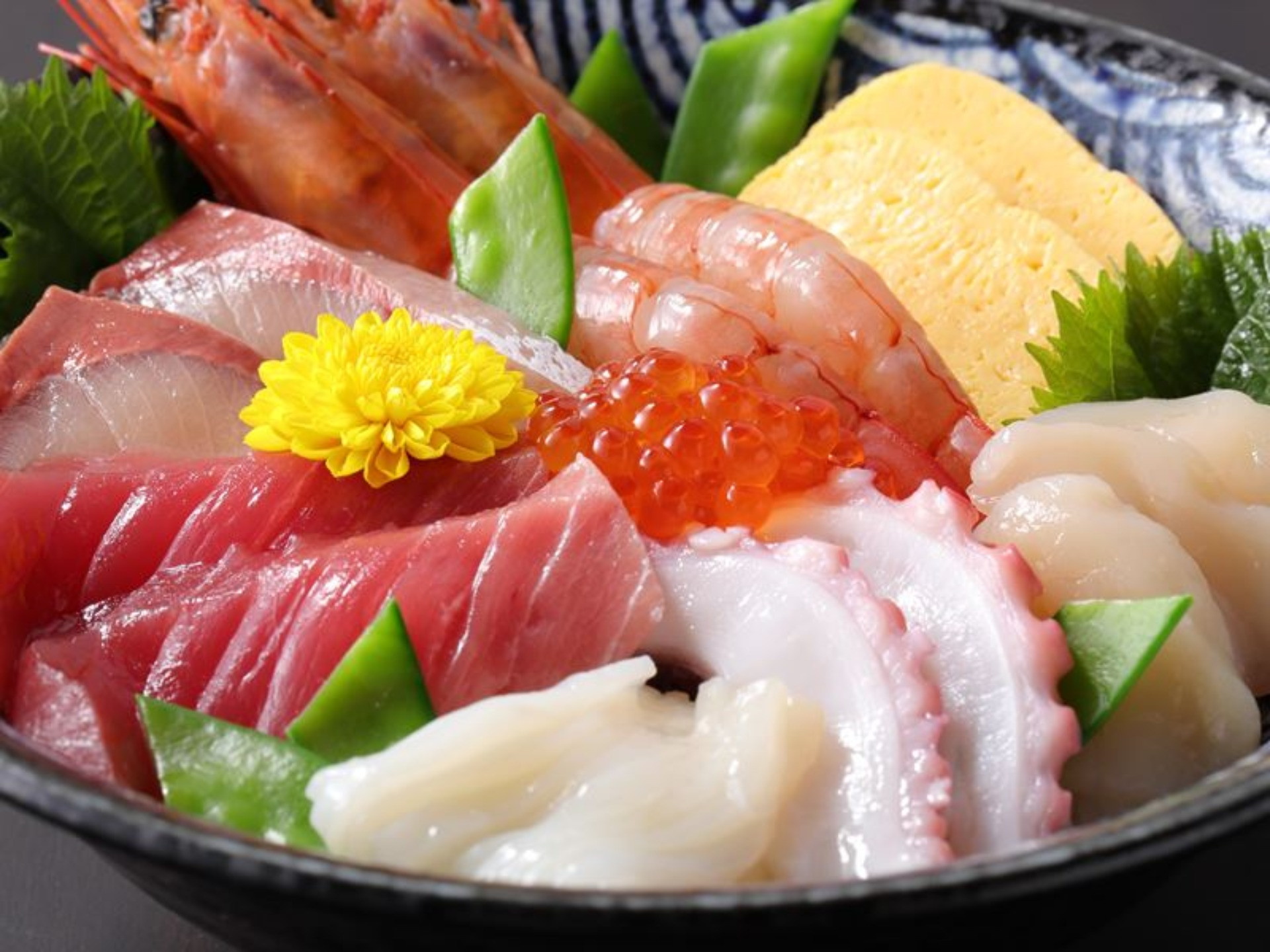 観光客の方には洲本でしか味わえない海鮮料理をご堪能ください
